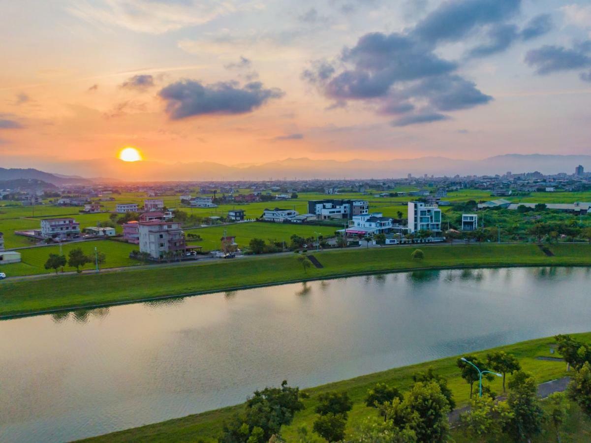 冬山閒雲居民宿 冬山郷 エクステリア 写真
