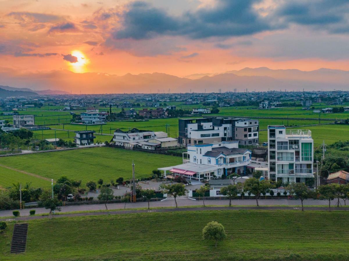 冬山閒雲居民宿 冬山郷 エクステリア 写真
